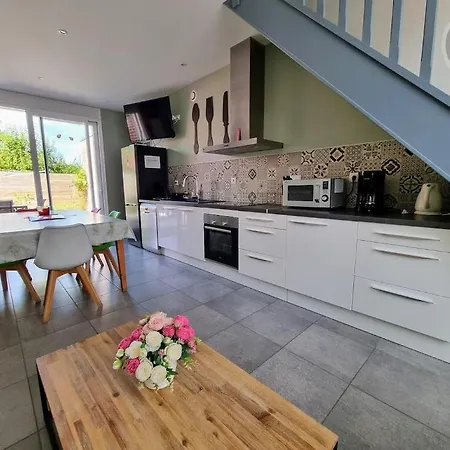 & Les Hirondelles De 2 A 8 Personnes * Arneke