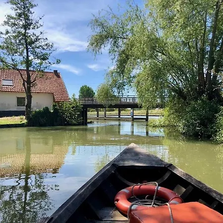 & Les Hirondelles De 2 A 8 Personnes Arneke